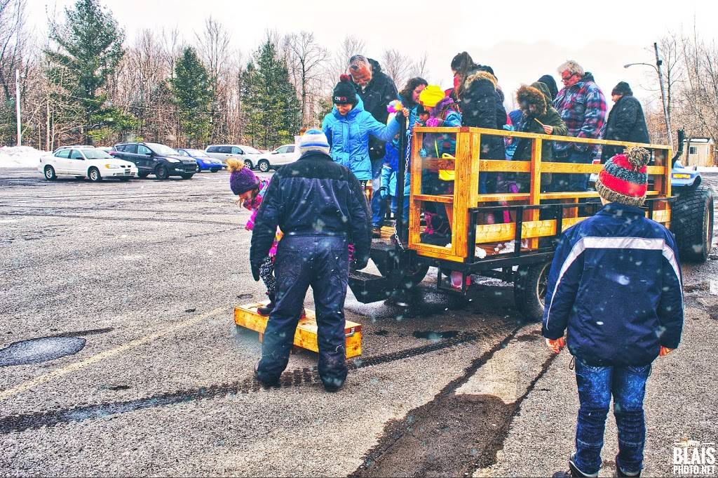 Erabliere Au Pain De Sucre | restaurant | 1145 Ch du Petit Bernier, Saint-Jean-sur-Richelieu, QC J3B 6Y8, Canada | 4503463442 OR +1 450-346-3442