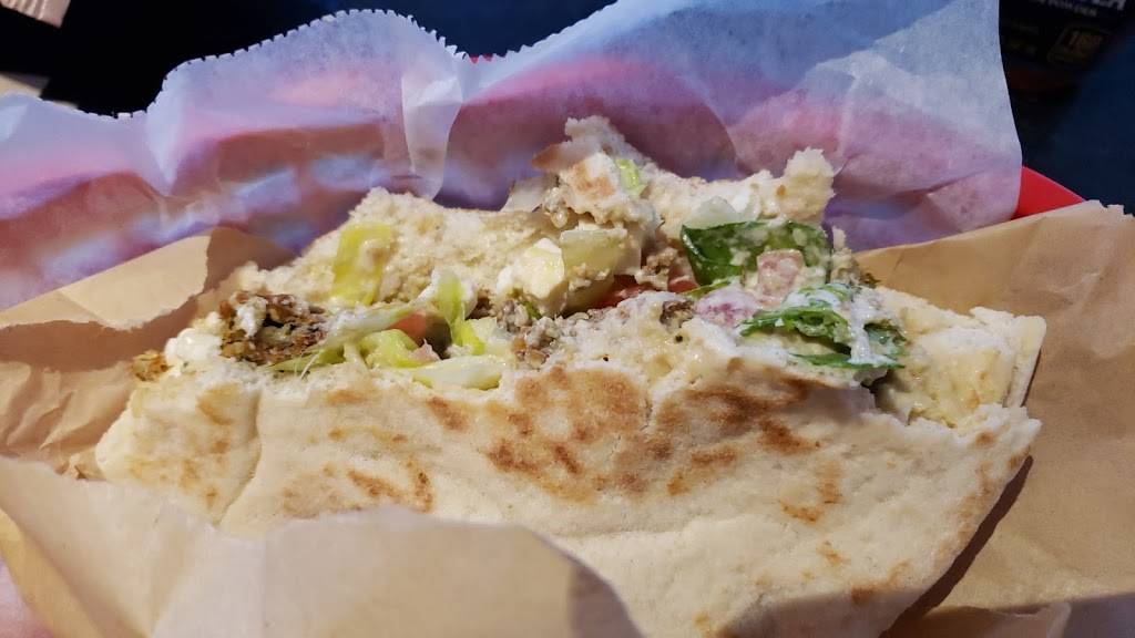 Oasis Fresh | restaurant | 500 W Diversey Pkwy, Chicago, IL 60614, USA | 7736665090 OR +1 773-666-5090