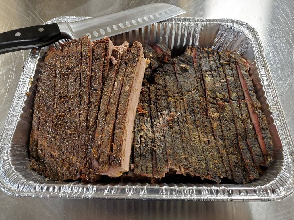 Luecks Barbecue & General Store | restaurant | 506 Main St, Grandview, MO 64030, USA | 8165992020 OR +1 816-599-2020