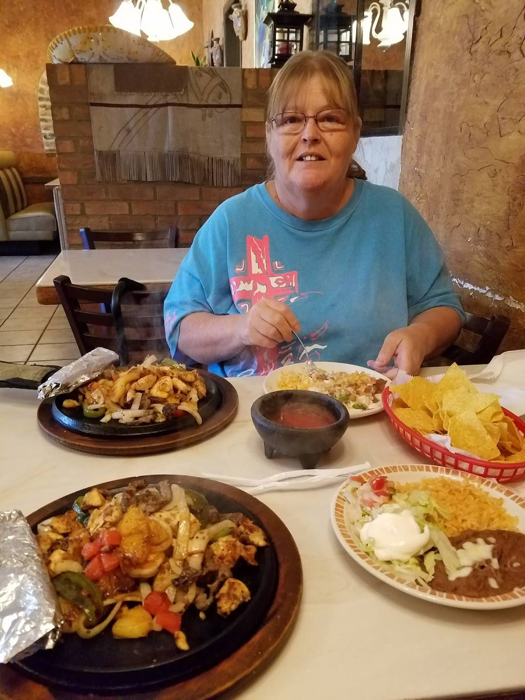 El Ranchito | restaurant | 227 N Church Ave, Henderson, TN 38340, USA | 7319897373 OR +1 731-989-7373