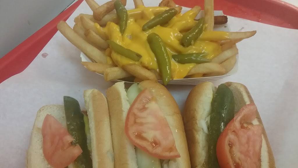 Tommys Red Hots | restaurant | 1574 Bloomingdale Rd, Glendale Heights, IL 60139, USA | 6306689733 OR +1 630-668-9733