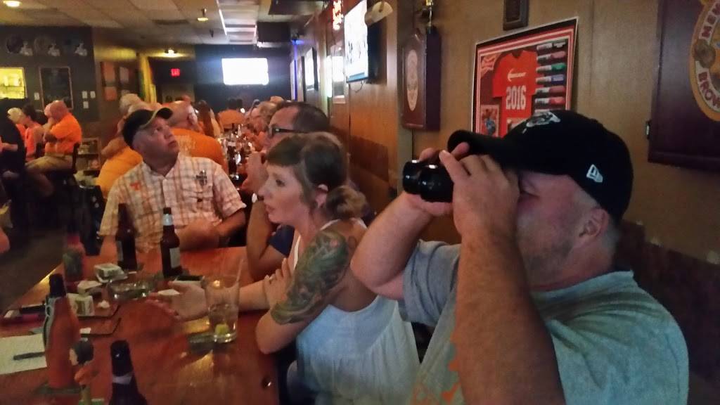 Just 1 More Bar & Grille | restaurant | 9355 Kingston Pike #5, Knoxville, TN 37922, USA | 8657691500 OR +1 865-769-1500