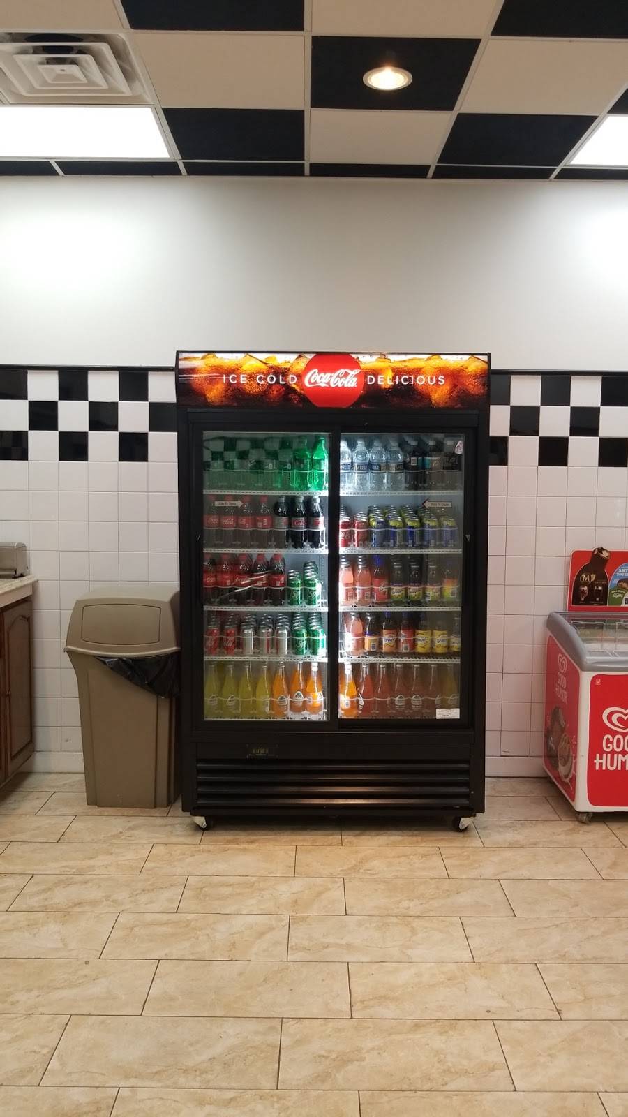 Chunks Grilled & Fried | meal takeaway | 6069 Oxon Hill Rd, Oxon Hill, MD 20745, USA | 3018390123 OR +1 301-839-0123