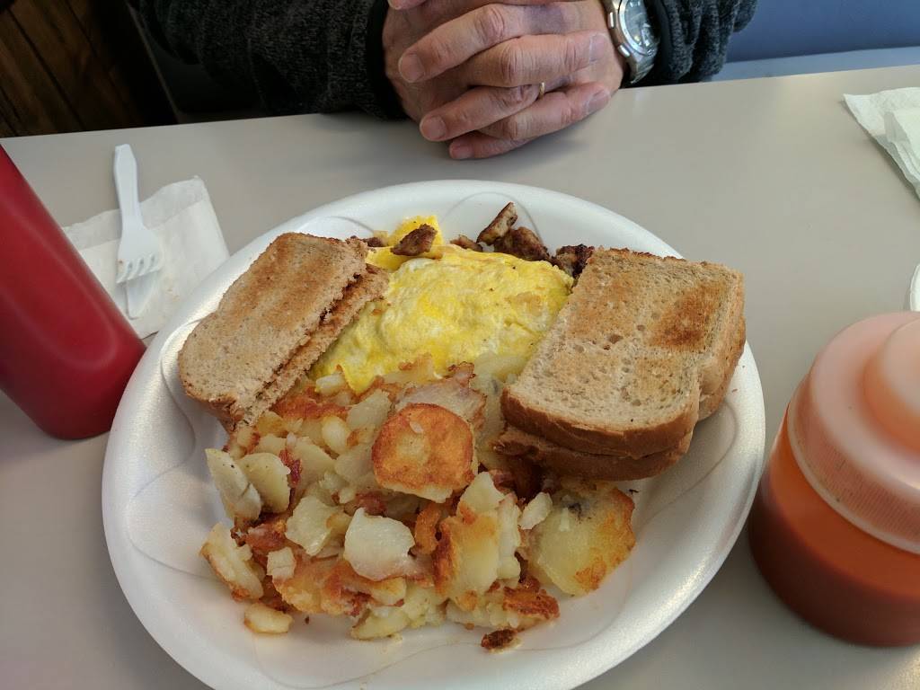 Dougs Dinner Bucket | restaurant | 2008, 5730 Akron Cleveland Rd, Hudson, OH 44236, USA | 3306538184 OR +1 330-653-8184