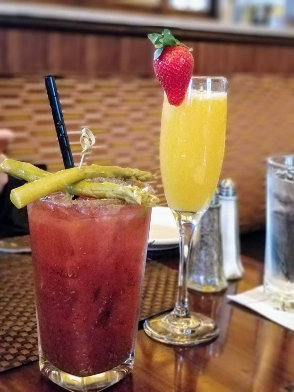 Grand Lux Cafe | restaurant | 2000 NJ-38 Ste 1072, Cherry Hill, NJ 08002, USA | 8564867232 OR +1 856-486-7232