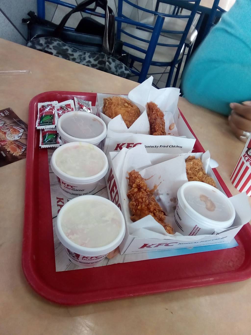 Kentucky Fried Chicken | restaurant | Calle Tecate 21330, Jardin Dorado, 22200 Tijuana, B.C., Mexico | 016645154747 OR +52 664 515 4747