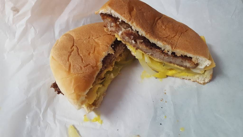 Johnnies Drive In | restaurant | 908 E Main St, Tupelo, MS 38804, USA | 6628426748 OR +1 662-842-6748