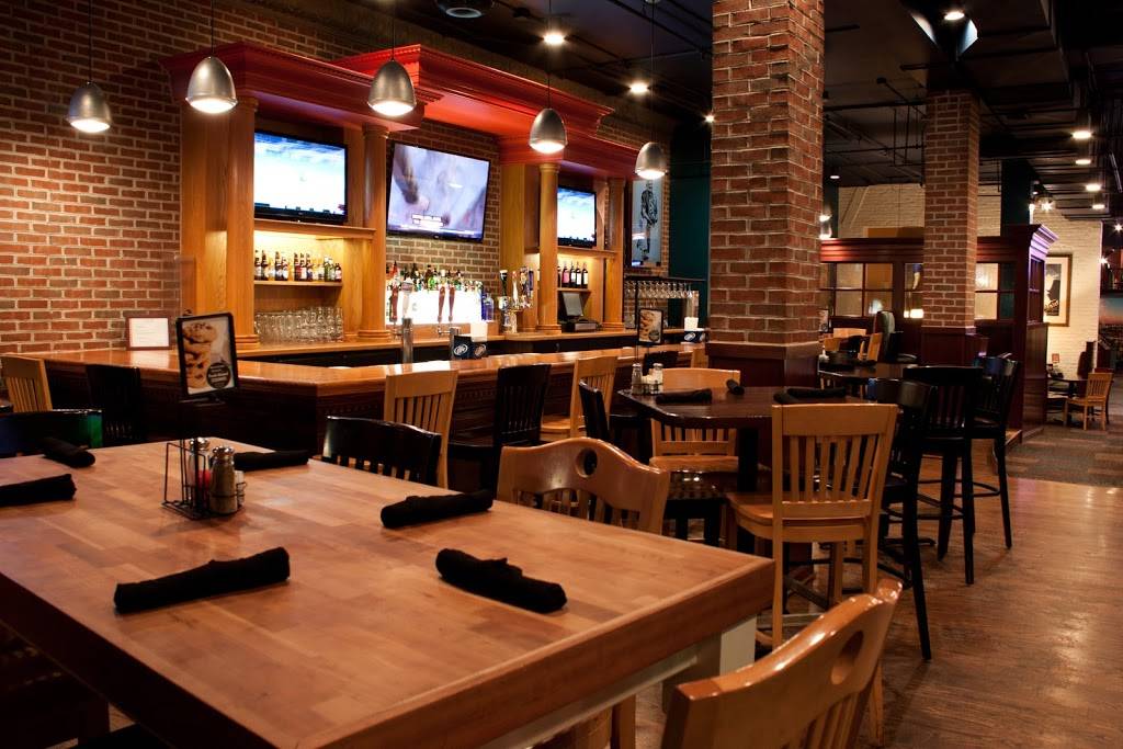 Max & Ermas | restaurant | 55 E Nationwide Blvd, Columbus, OH 43215, USA | 6142285555 OR +1 614-228-5555