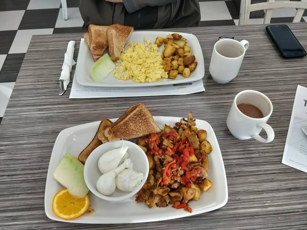 Eggsmart | restaurant | 655 Queensway E, Mississauga, ON L5A 3X6, Canada | 9052736520 OR +1 905-273-6520