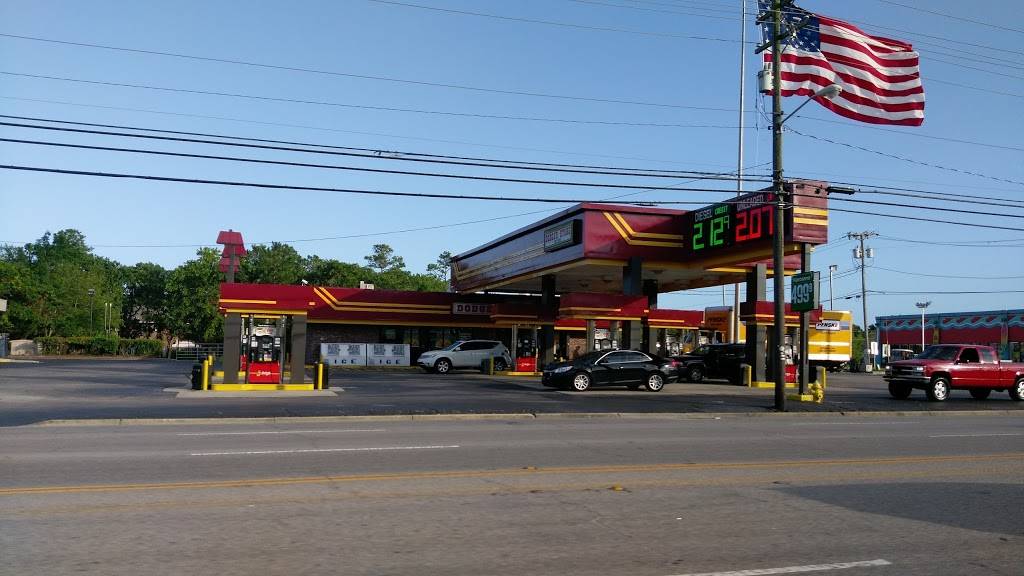 Dodges | restaurant | 2609 Hwy 17 S, North Myrtle Beach, SC 29582, USA | 8432728166 OR +1 843-272-8166