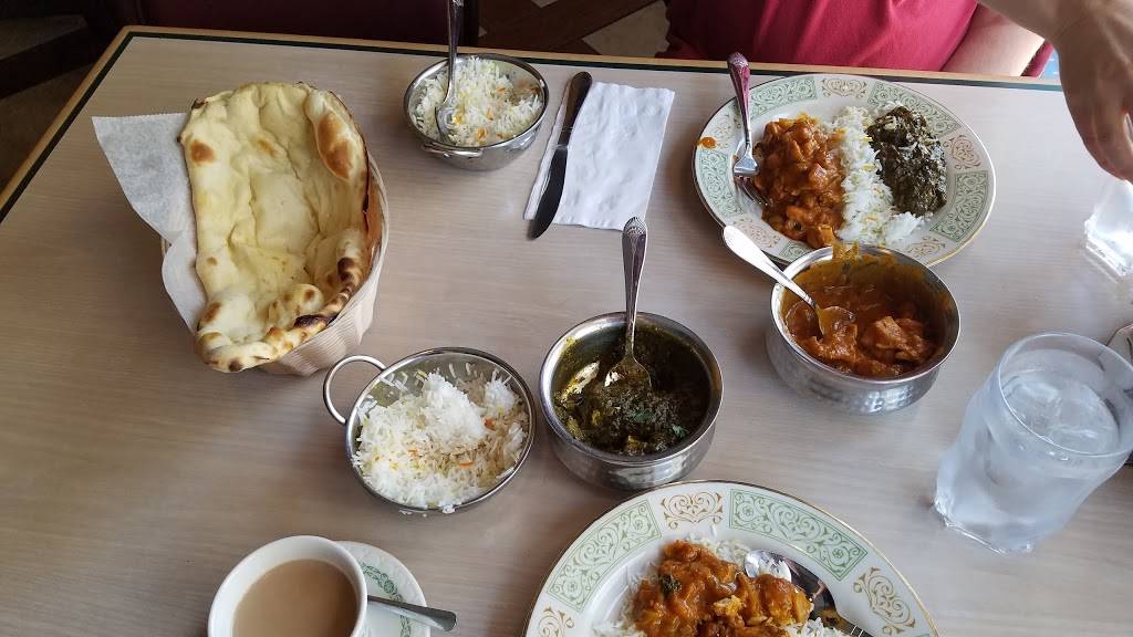 Kohinoor Indian Restaurant and Lounge | night club | 6 E Columbia Ave, Champaign, IL 61820, USA | 2175521384 OR +1 217-552-1384