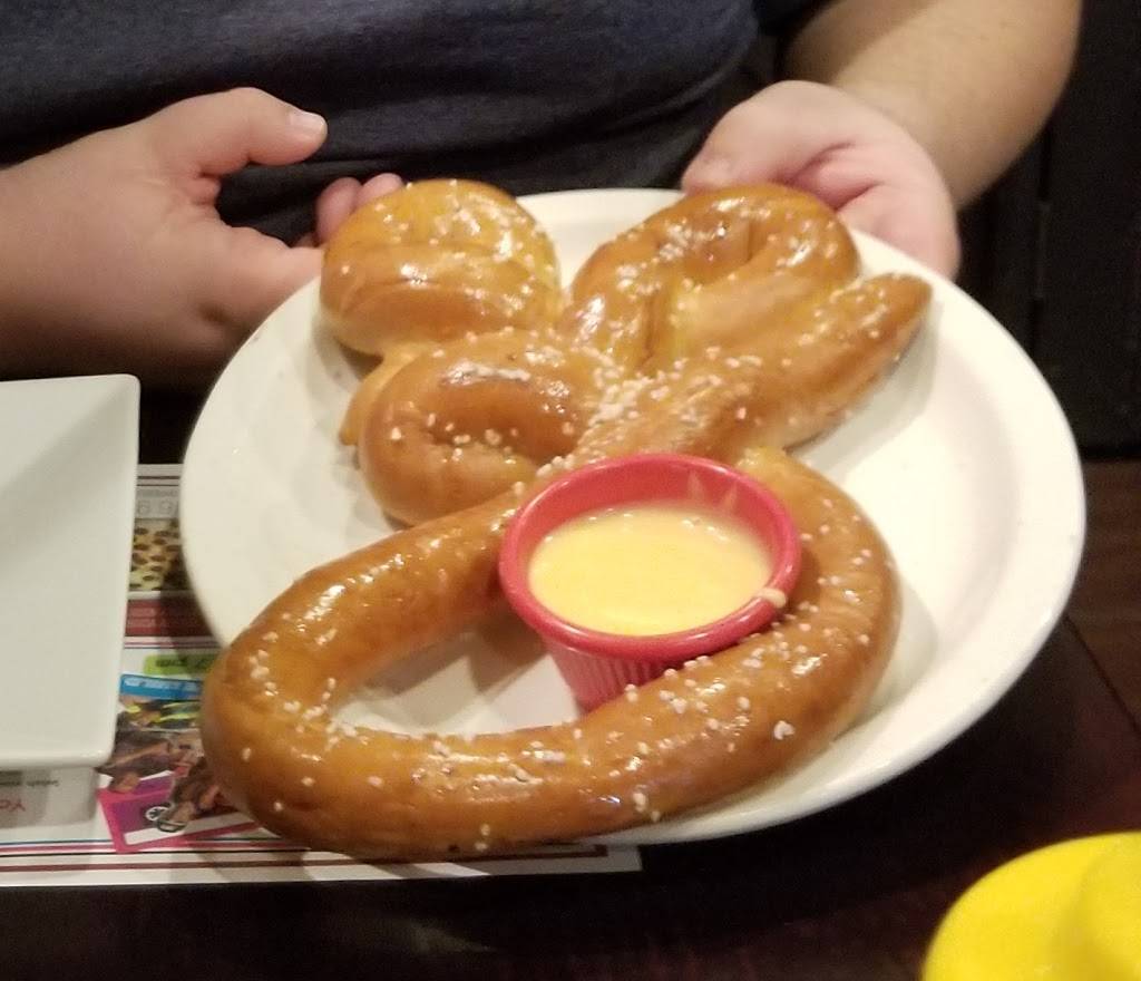 Schnitzel & Co | restaurant | 2763 Eggert Rd, Tonawanda, NY 14150, USA | 7168344404 OR +1 716-834-4404