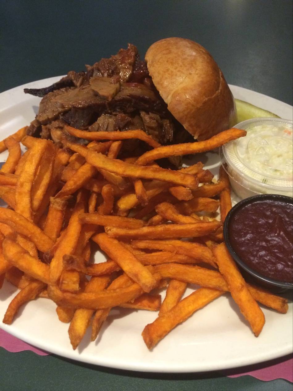 The BBQ Pit | restaurant | 589 Elm Pl, Highland Park, IL 60035, USA | 8474326393 OR +1 847-432-6393