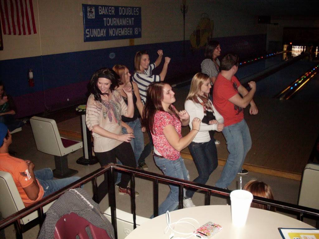 Auburn Bowl Inc | restaurant | 1815 Sprott St, Auburn, IN 46706, USA | 2609250235 OR +1 260-925-0235