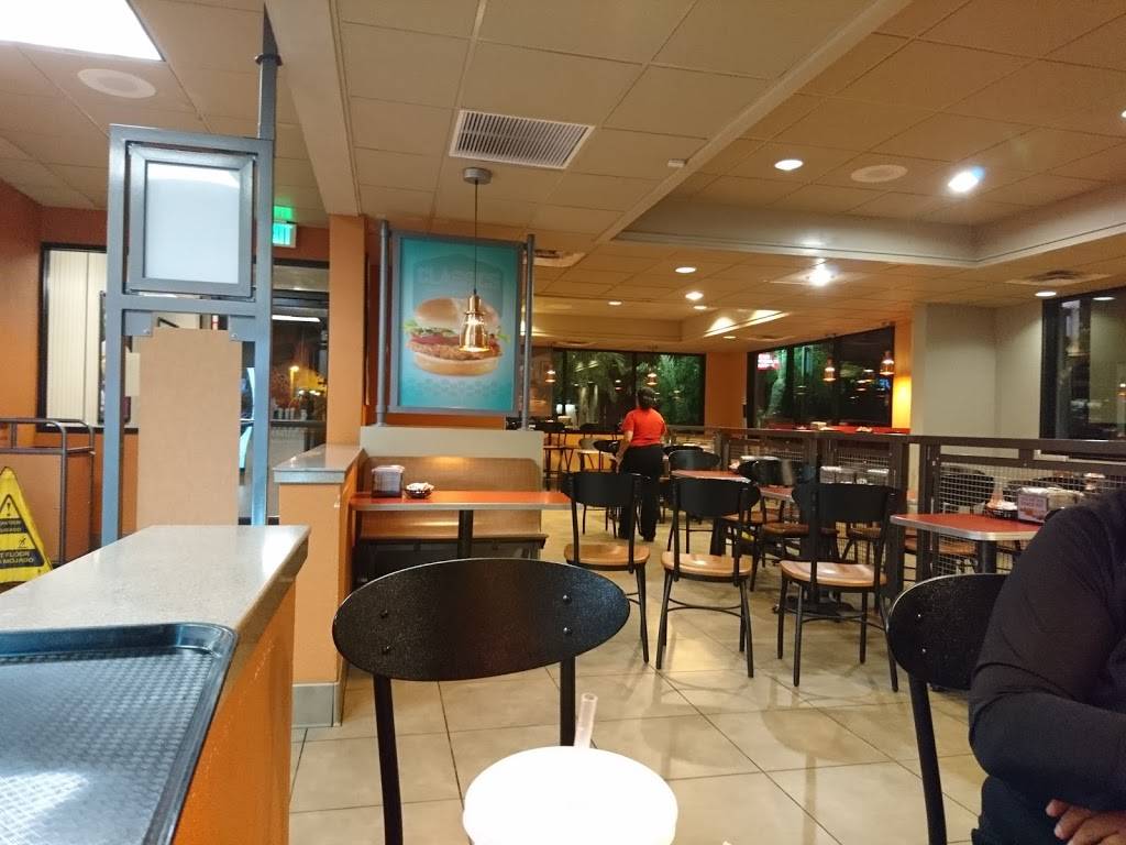 Jack in the Box | restaurant | 402 W E San Ysidro Blvd, San Ysidro, CA 92173, USA | 6194280731 OR +1 619-428-0731