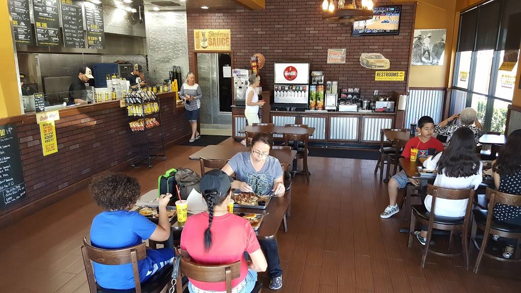 Dickeys Barbecue Pit | restaurant | 40315 Winchester Rd d, Temecula, CA 92591, USA | 9512965105 OR +1 951-296-5105