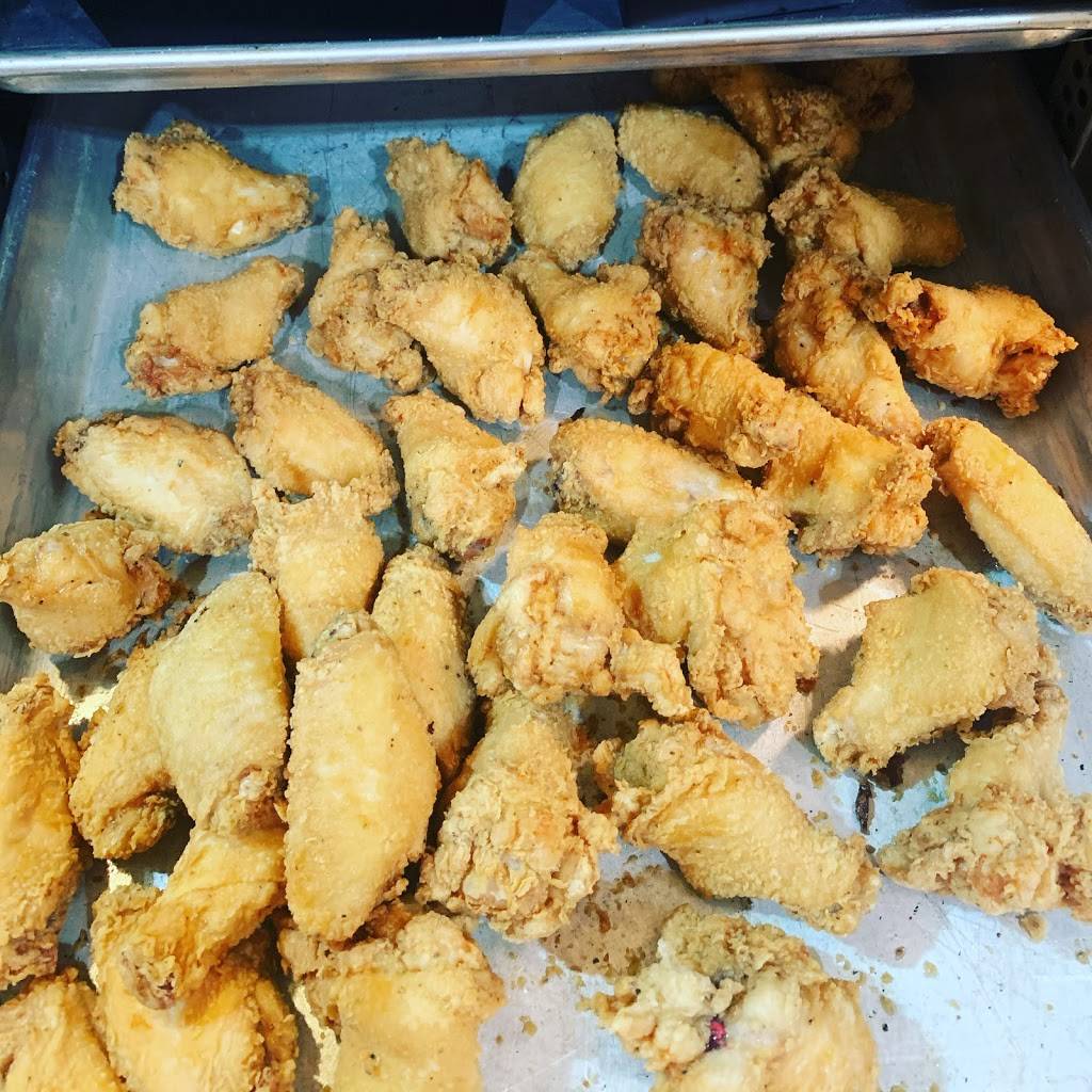 Smack Yo Mamma wings & things | restaurant | 115 E Market St, Akron, OH 44308, USA | 2347888626 OR +1 234-788-8626