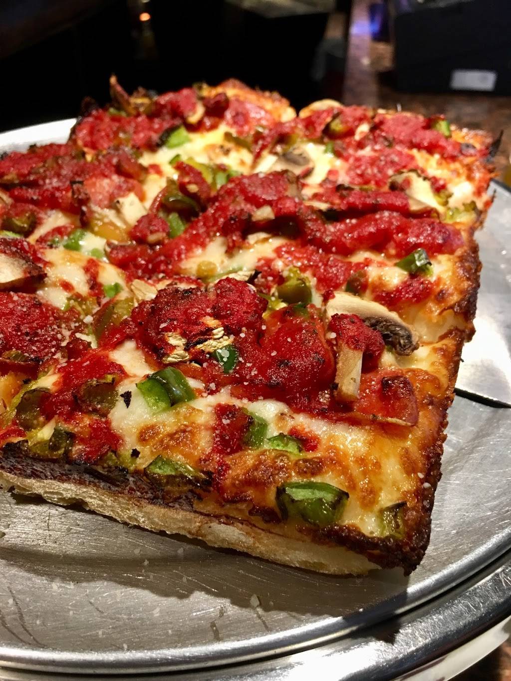 Orleans Sports Cafe | cafe | 100 Macomb Pl, Mt Clemens, MI 48043, USA | 5864652201 OR +1 586-465-2201