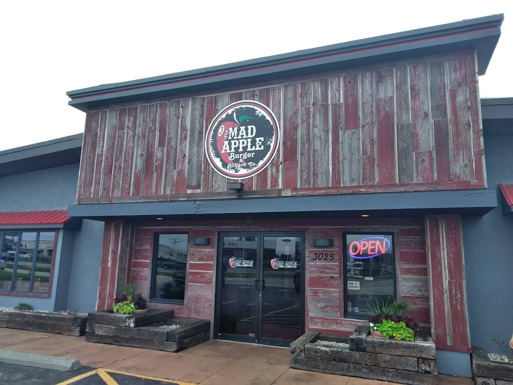 The Mad Apple Burger & Billiard Co. | restaurant | 3025 W College Ave, Appleton, WI 54914, USA | 9209553990 OR +1 920-955-3990