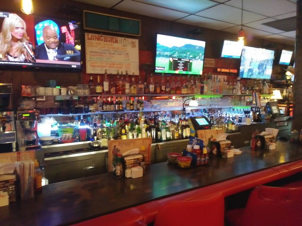 Longhorn Bar & Grill | restaurant | 6519 Mission Gorge Rd, San Diego, CA 92120, USA | 6192830831 OR +1 619-283-0831