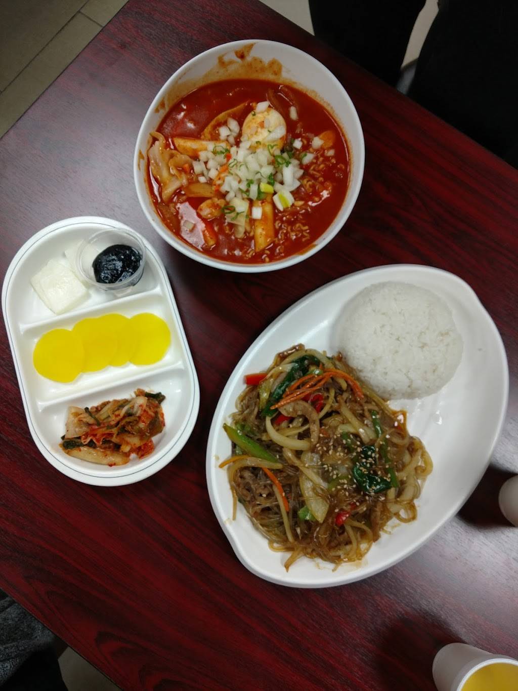 Noodles & Friends | restaurant | 7415 Midlothian Turnpike, Richmond, VA 23225, USA | 8046750103 OR +1 804-675-0103