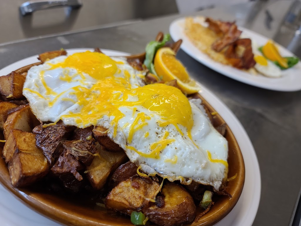 QTs Restaurant | restaurant | 900 E Sunset Dr, Riverton, WY 82501, USA | 3078568100 OR +1 307-856-8100