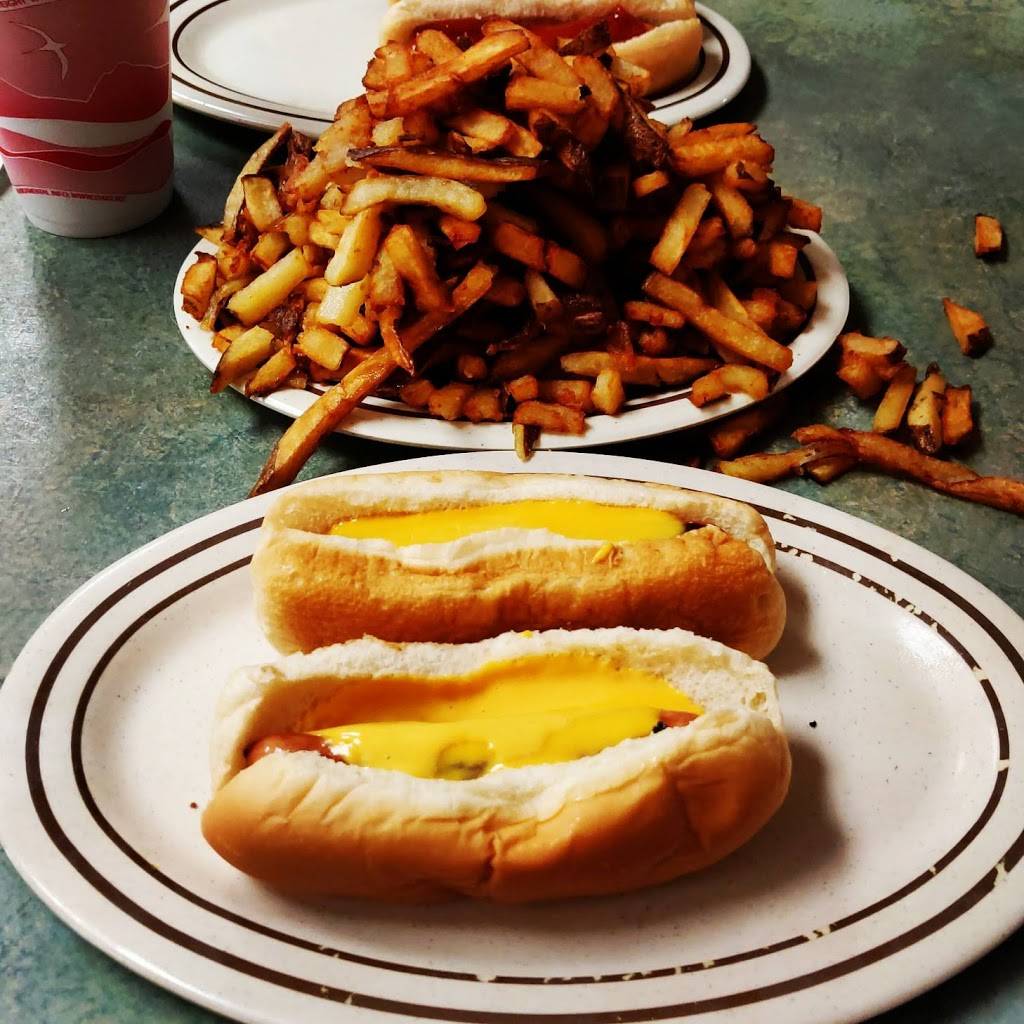 Hot Dog Shoppe | restaurant | 740 W Market St, Warren, OH 44481, USA | 3303957057 OR +1 330-395-7057