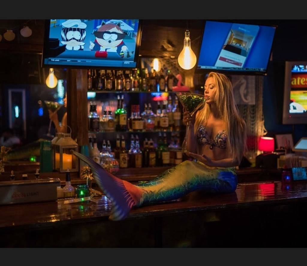 The Mermaid Dive Bar | restaurant | 709 Howard Ave, Biloxi, MS 39530, USA | 2282072878 OR +1 228-207-2878