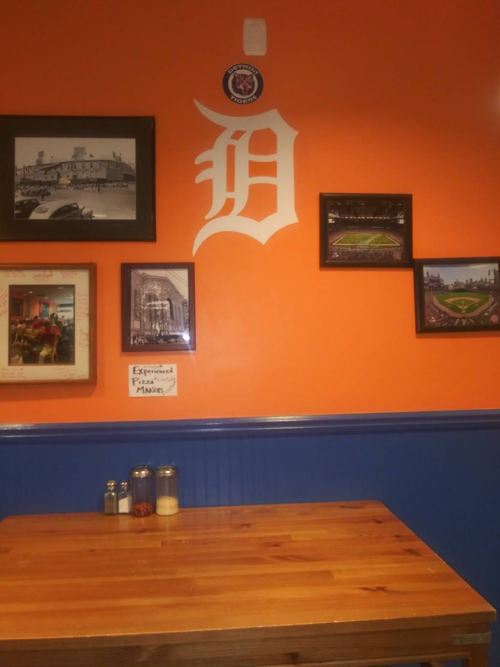 Slices Pizza | restaurant | 1043 Woodward Ave, Detroit, MI 48226, USA | 3139638800 OR +1 313-963-8800