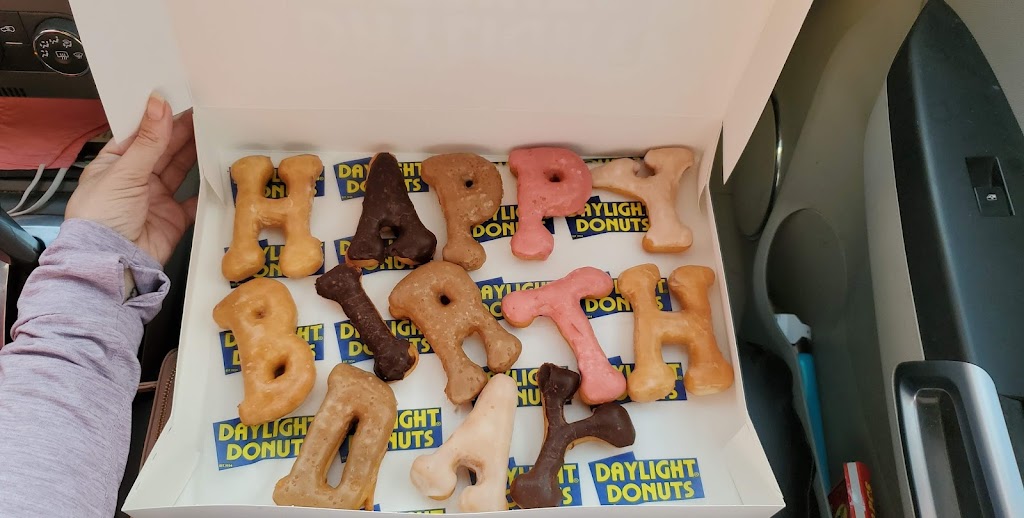 Daylight Donuts | bakery | 912 W Wyatt Earp Blvd, Dodge City, KS 67801, USA | 6202272210 OR +1 620-227-2210