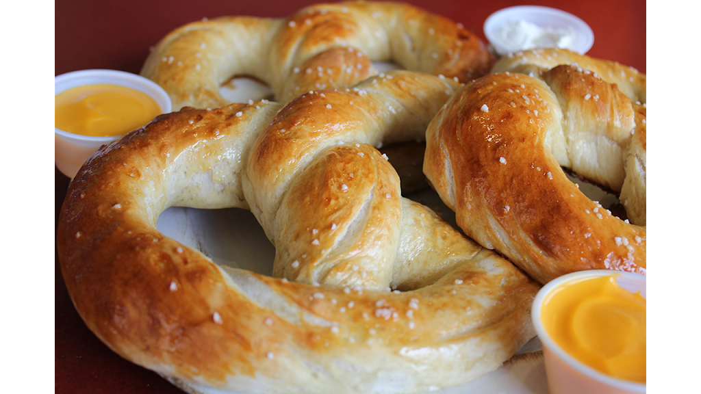 Bens Soft Pretzels | meal takeaway | 501 N 9th St, Kalamazoo, MI 49009, USA | 2697437793 OR +1 269-743-7793