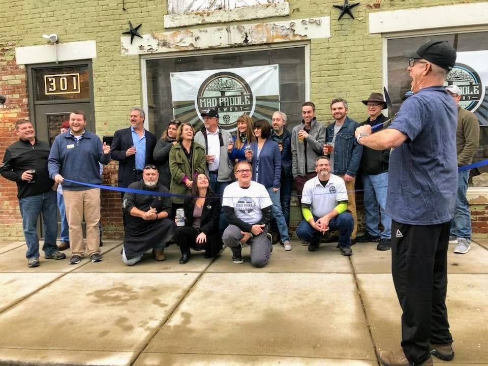 Mad Paddle Brewery | restaurant | 301 West St, Madison, IN 47250, USA | 8122740595 OR +1 812-274-0595