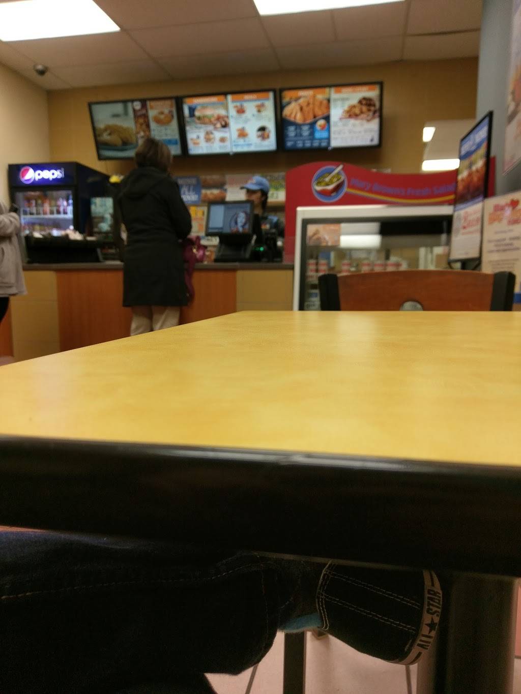 Mary Browns Chicken & Taters | restaurant | 10045 Hurontario St #8, Brampton, ON L6Z 0E6, Canada | 9054958822 OR +1 905-495-8822