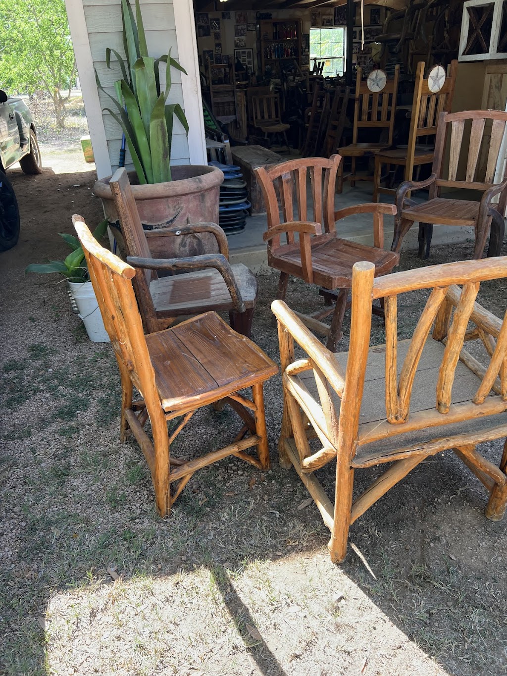 Library@BigIron | restaurant | 1905 Old Marble Falls Rd, Round Mountain, TX 78663, USA | 3125051615 OR +1 312-505-1615