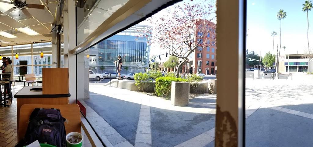 Subway Restaurants | restaurant | Mission Square Building, 3750 University Ave Suite 100, Riverside, CA 92501, USA | 9516829181 OR +1 951-682-9181