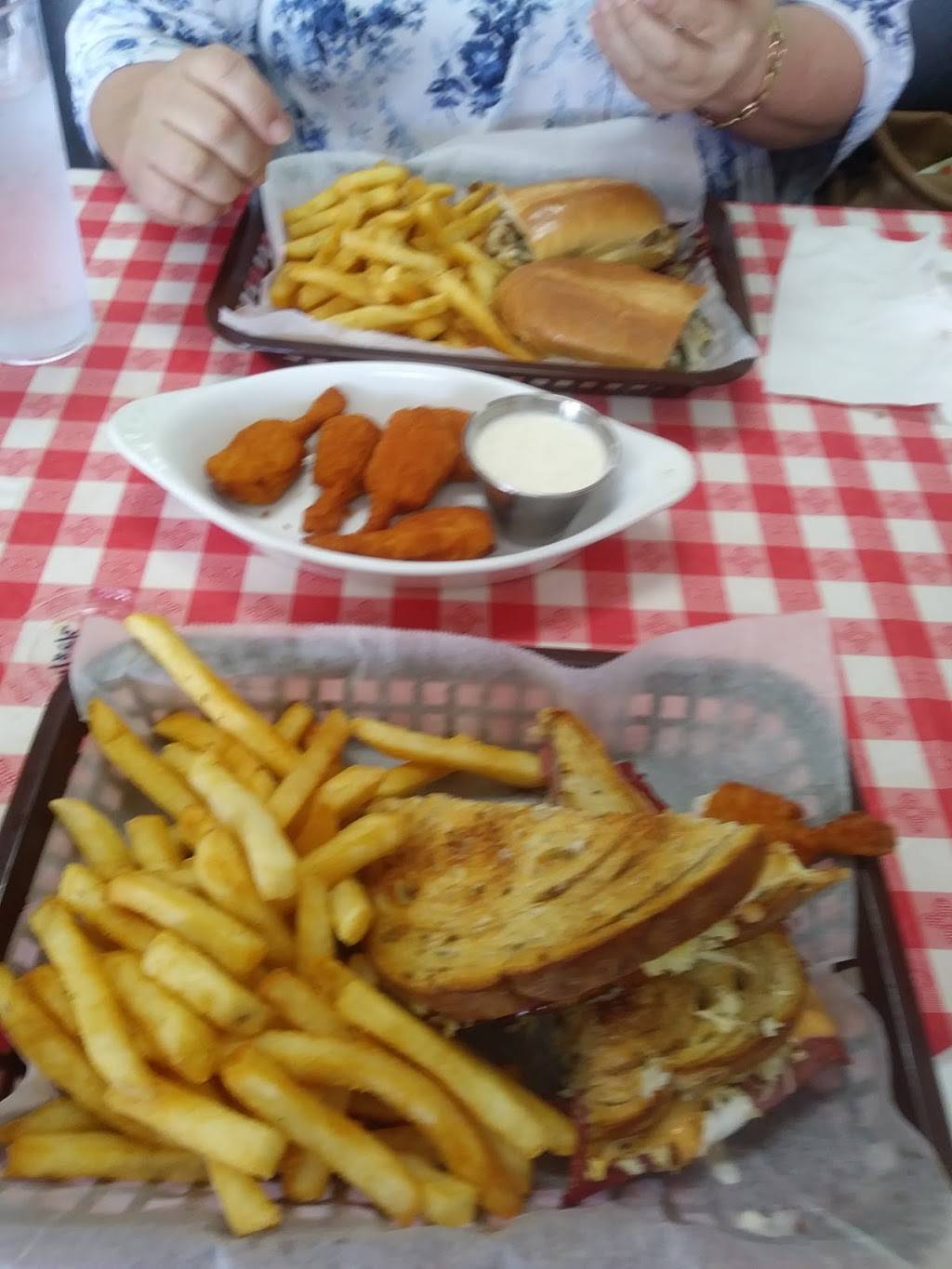 Codys Kitchen | restaurant | 349 Westgate Plaza, Franklin, NC 28734, USA | 8285249048 OR +1 828-524-9048