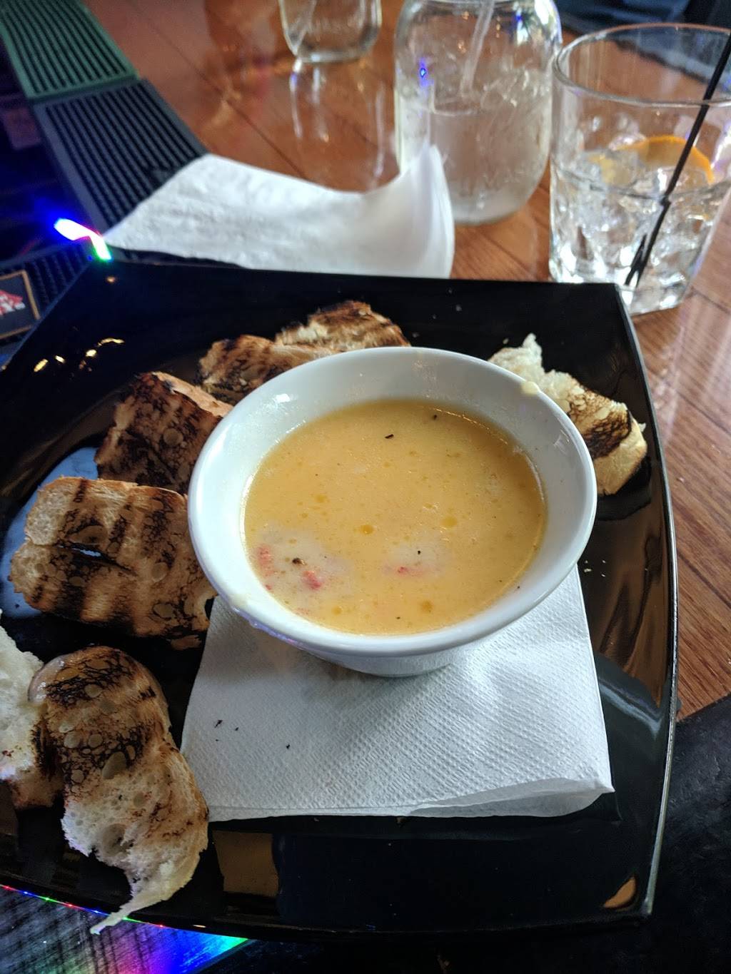 Thirstys Bar & Grill | restaurant | 3516 Forest Hill Ave, Richmond, VA 23225, USA | 8049183080 OR +1 804-918-3080