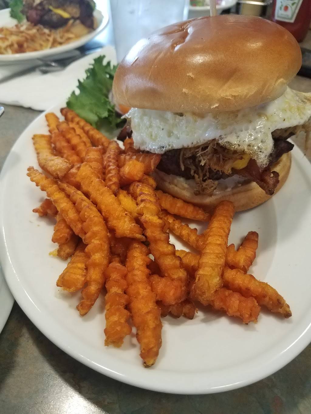 Landmark Restaurant | restaurant | 128 W Evans St, Williamsburg, IA 52361, USA | 3196682209 OR +1 319-668-2209