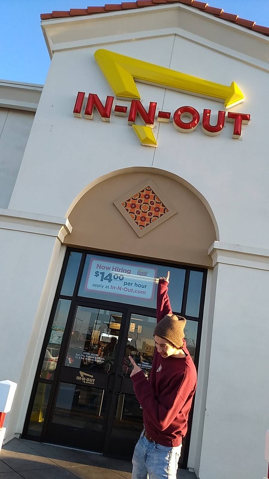 In-N-Out Burger | restaurant | 555 Willie Stargell Ave, Alameda, CA 94501, USA | 8007861000 OR +1 800-786-1000