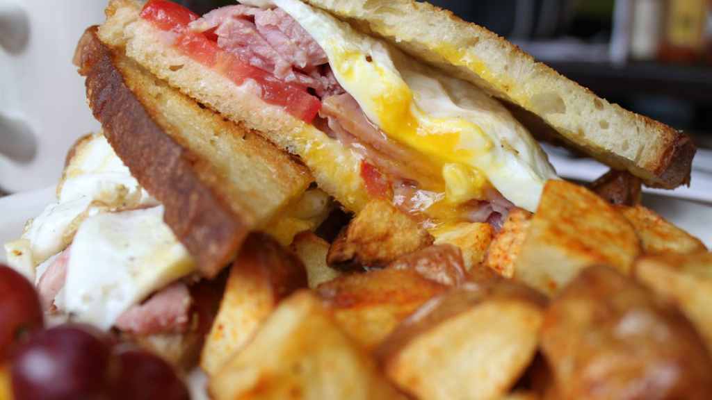 Bar Carlo | restaurant | 6433 SE Foster Rd, Portland, OR 97206, USA | 5037711664 OR +1 503-771-1664