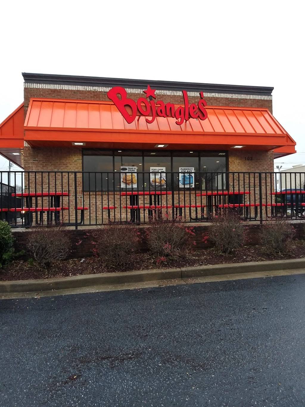 Bojangles Famous Chicken n Biscuits | restaurant | 102 Dorman Centre Dr, Spartanburg, SC 29301, USA | 8645958392 OR +1 864-595-8392
