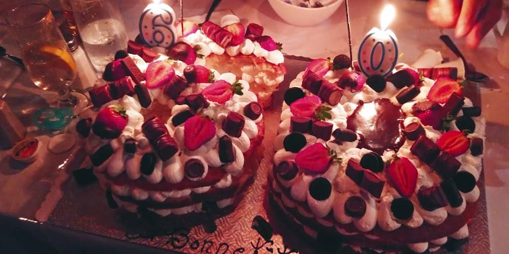 Le Célébrité | restaurant | 3495 Boulevard Taschereau, Saint-Hubert, QC J4T 2G2, Canada | 4506785050 OR +1 450-678-5050