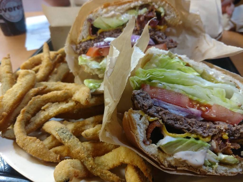 Everest Burgers | restaurant | 18645 Soledad Canyon Rd, Santa Clarita, CA 91351, USA | 6612523412 OR +1 661-252-3412