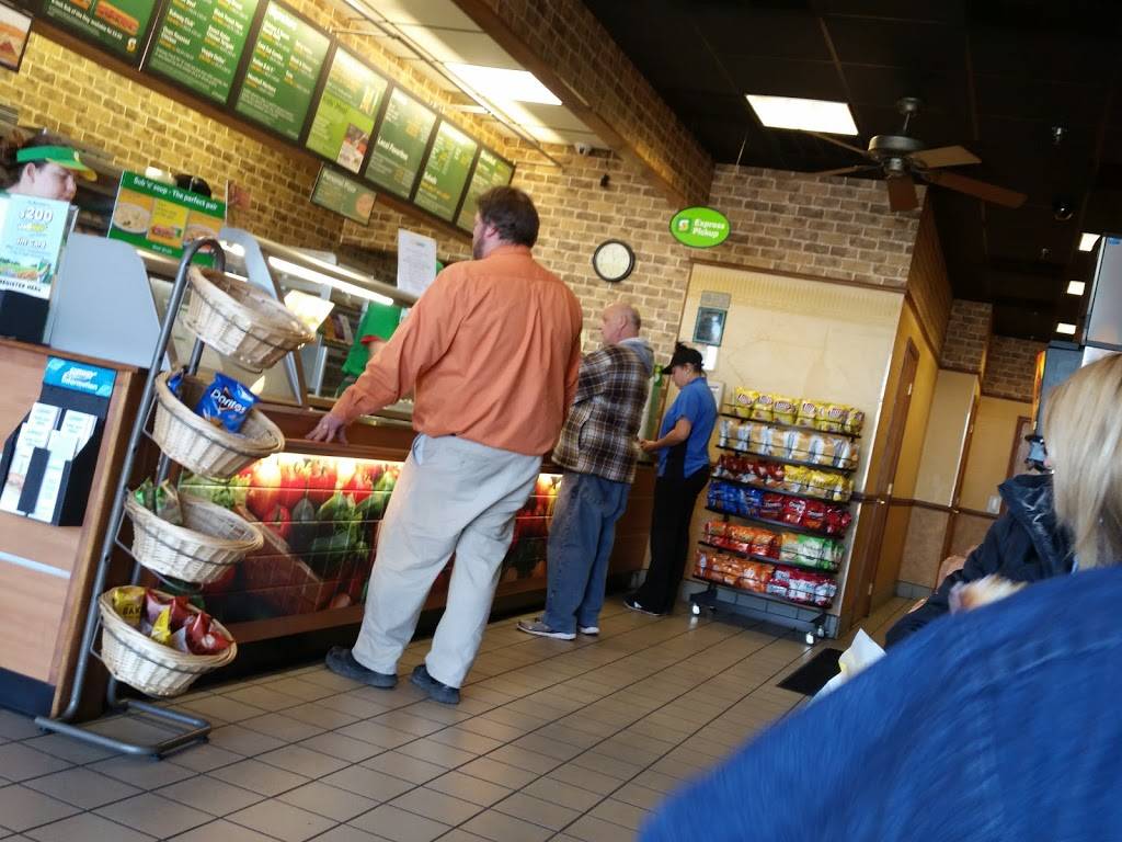 Subway | restaurant | 1051 Village Hwy, Rustburg, VA 24588, USA | 4343323333 OR +1 434-332-3333