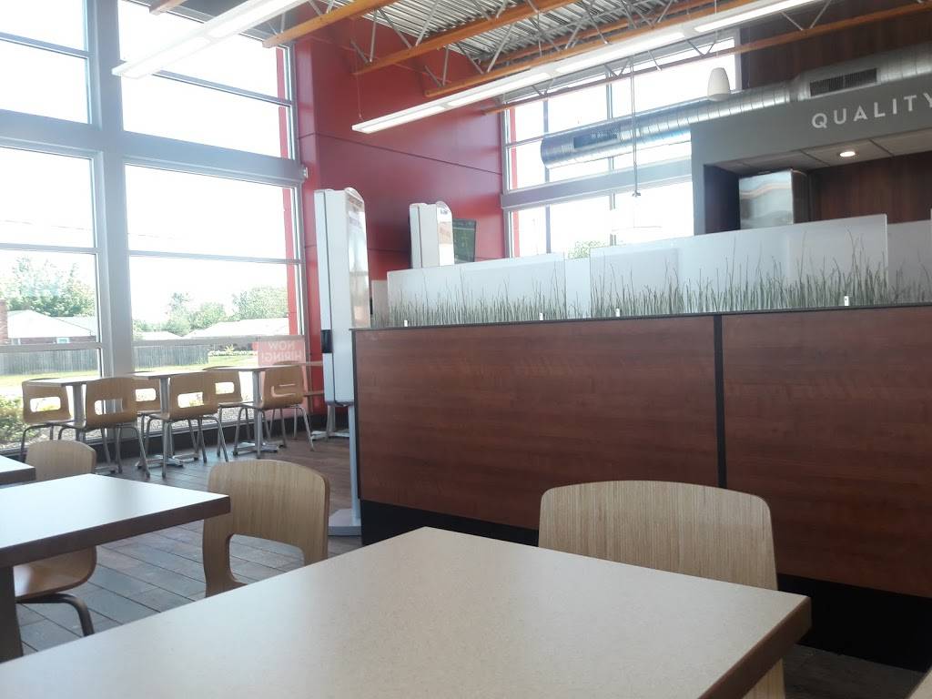 Wendys | restaurant | 7435 Brandt Pike, Dayton, OH 45424, USA | 9373067856 OR +1 937-306-7856