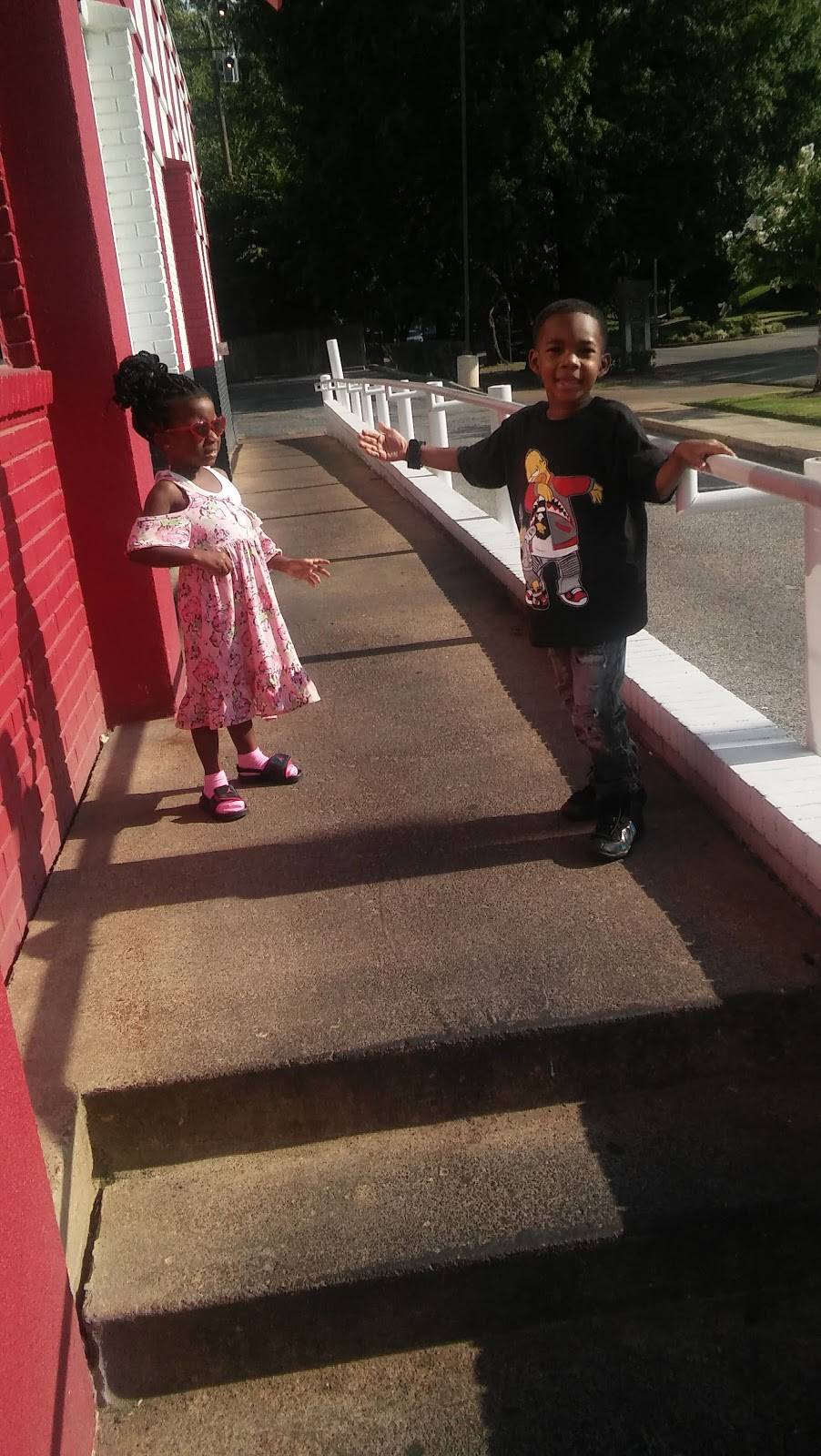 KFC | restaurant | 1699 Union Ave, Memphis, TN 38104, USA | 9012745347 OR +1 901-274-5347