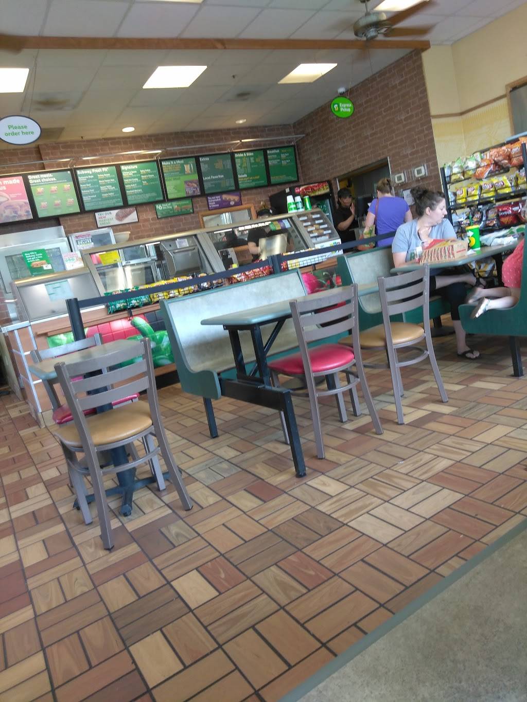 Subway Restaurants | restaurant | 4523 SE Woodstock Blvd, Portland, OR 97206, USA | 5037723381 OR +1 503-772-3381