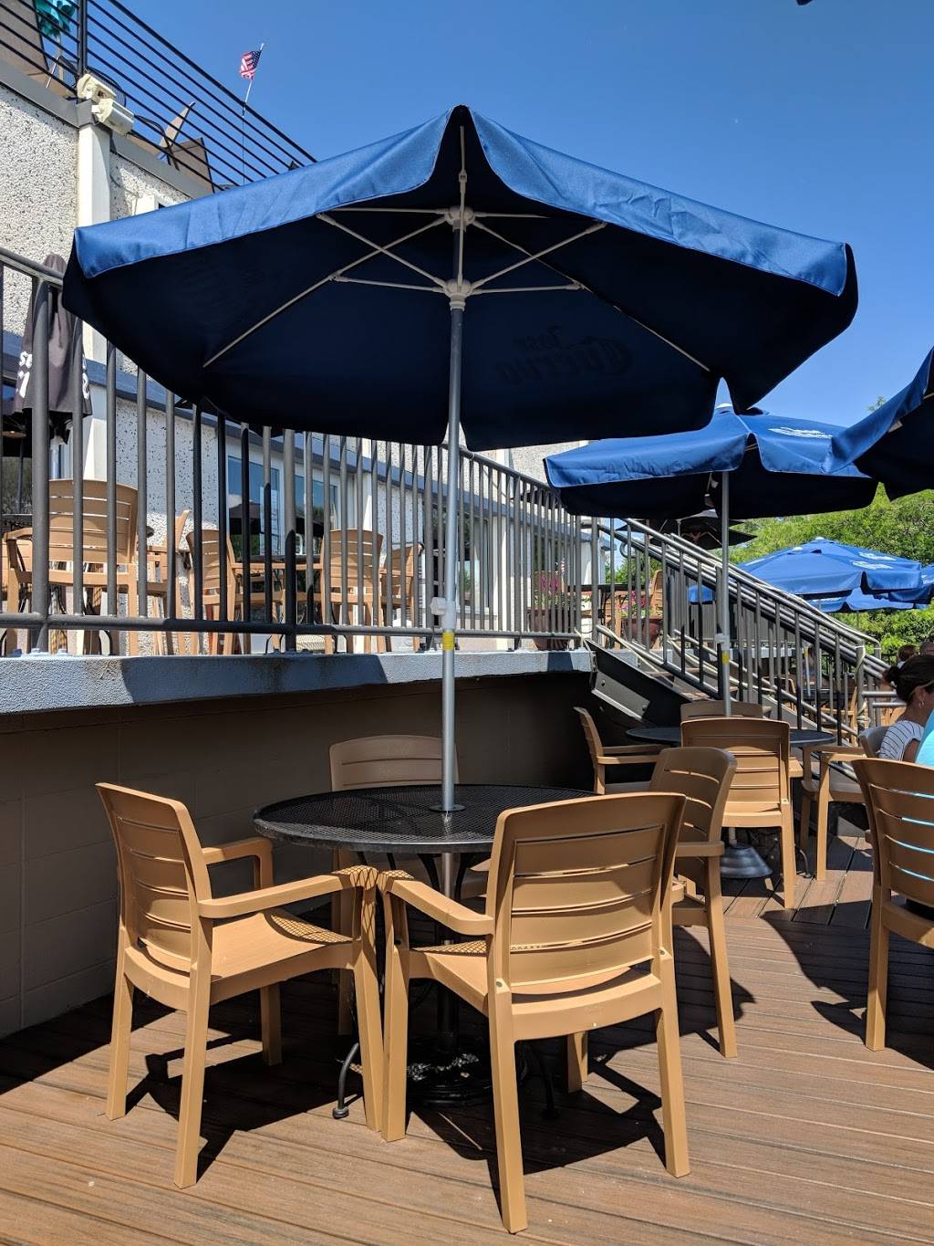 Breakwater | restaurant | 6308 Metropolitan Ln, Monona, WI 53713, USA | 6084165388 OR +1 608-416-5388