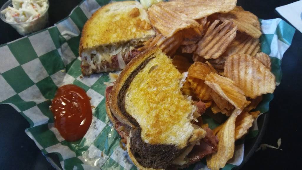 Coachs Pub and Grill | restaurant | 6201 Bishop Rd, Lansing, MI 48911, USA | 5178822013 OR +1 517-882-2013