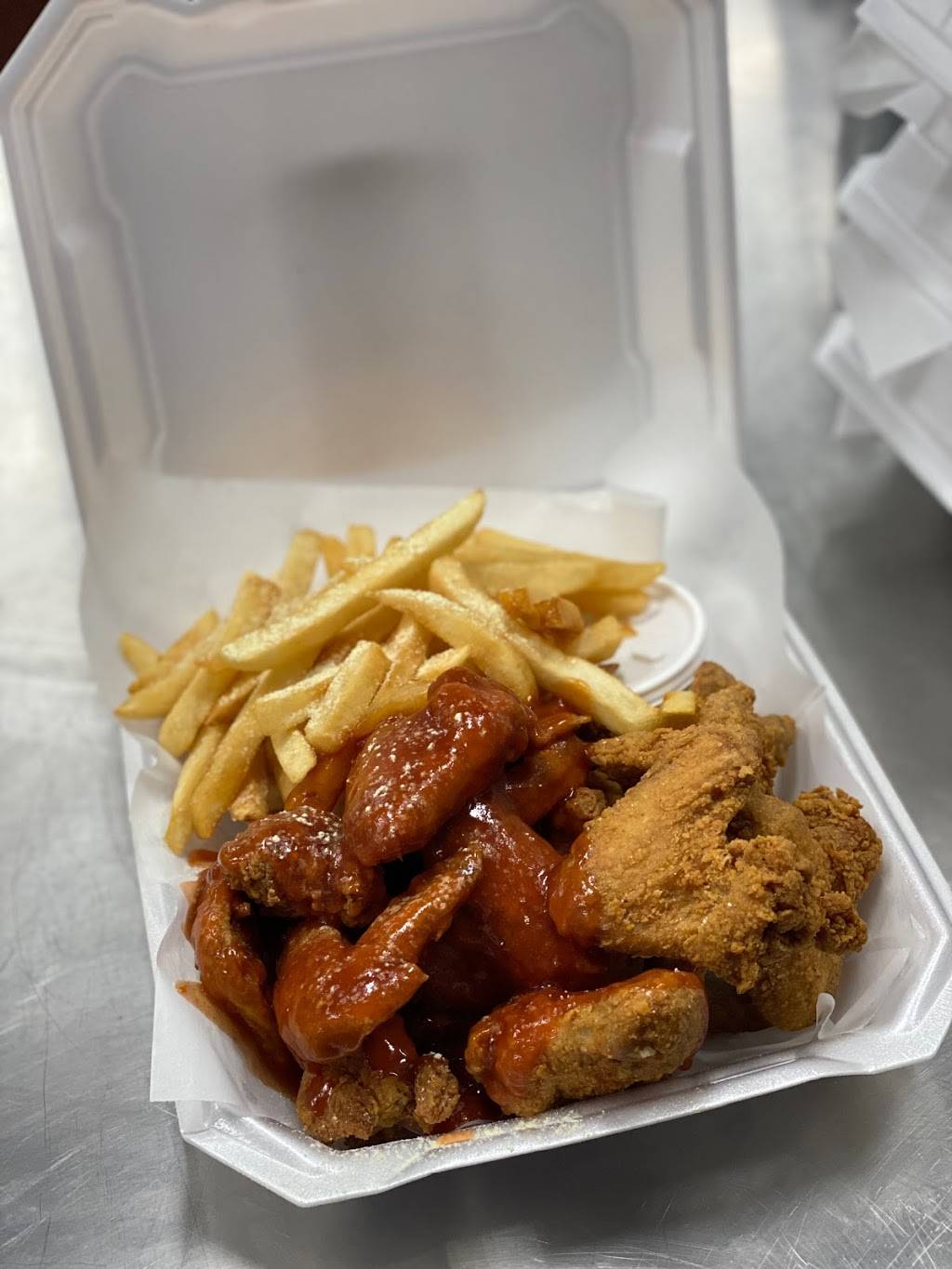 Big Sharks Fish & Chicken | restaurant | 1154 E Prairie Ave, Decatur, IL 62521, USA | 2177750707 OR +1 217-775-0707